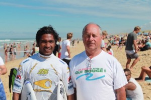 Lacanau en Gironde avec un des meilleurs surfers pro portugais FERREIRA